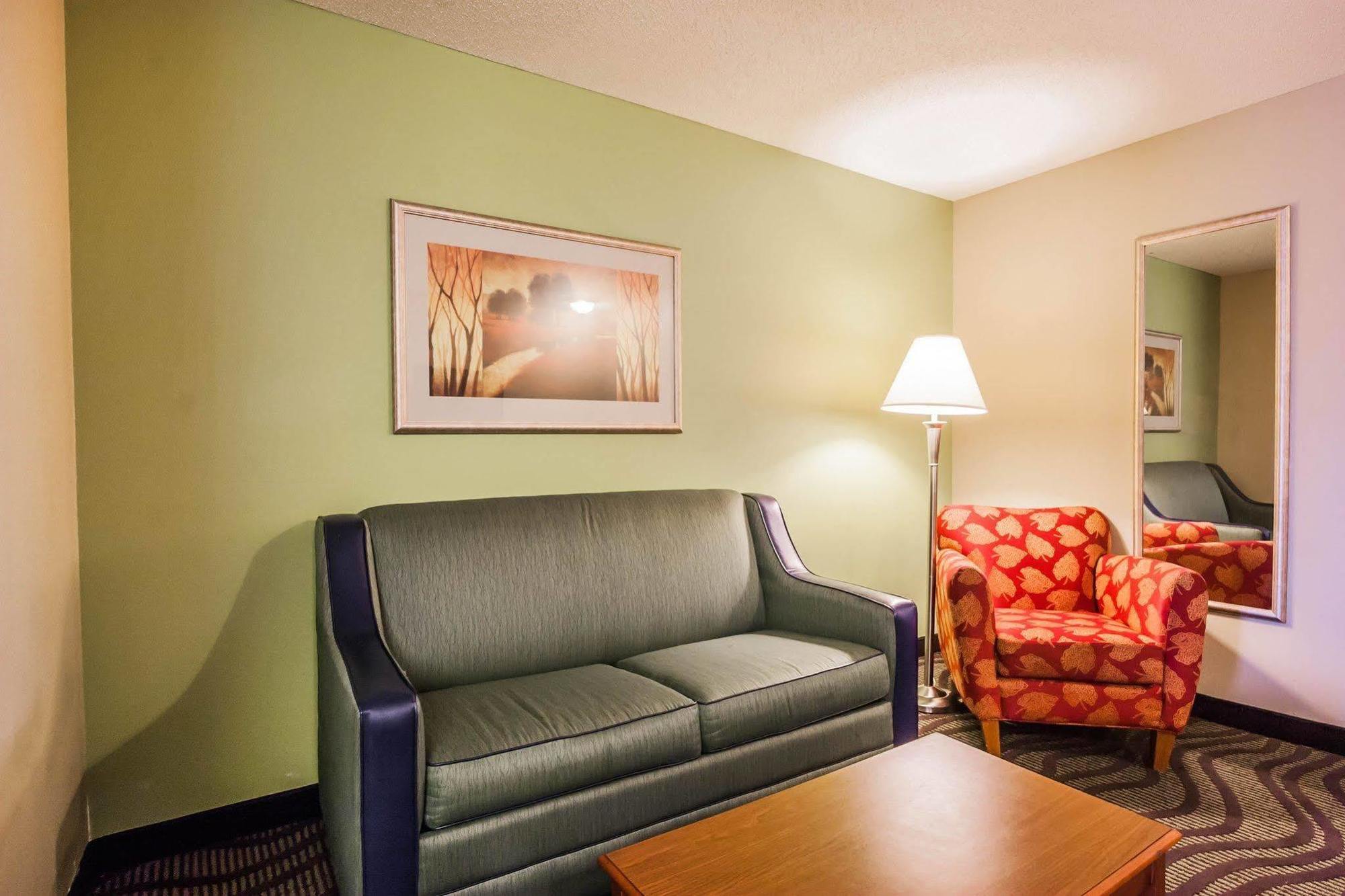 Quality Suites Memphis/ Wolfchase Galleria 外观 照片